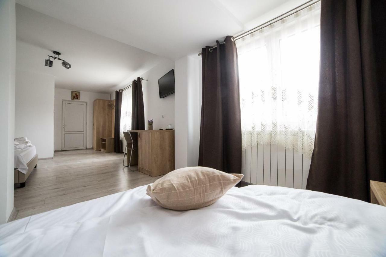 Casa Burduhos Hotel Campulung Moldovenesc Ngoại thất bức ảnh