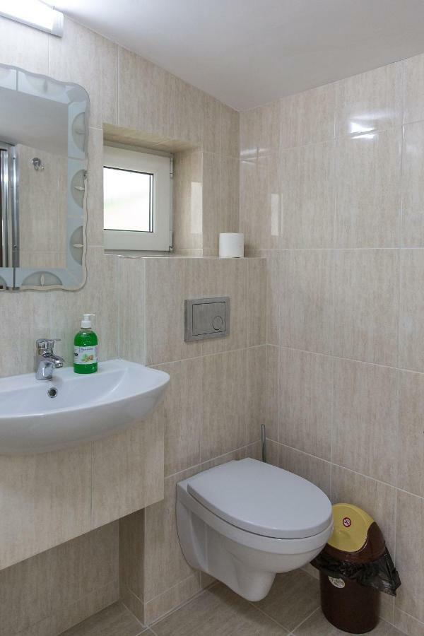 Casa Burduhos Hotel Campulung Moldovenesc Ngoại thất bức ảnh