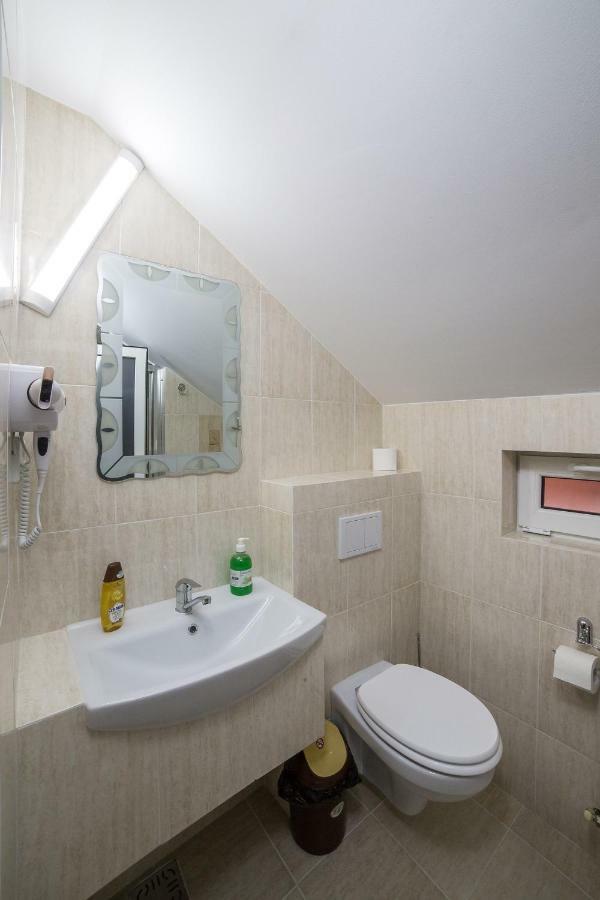 Casa Burduhos Hotel Campulung Moldovenesc Ngoại thất bức ảnh