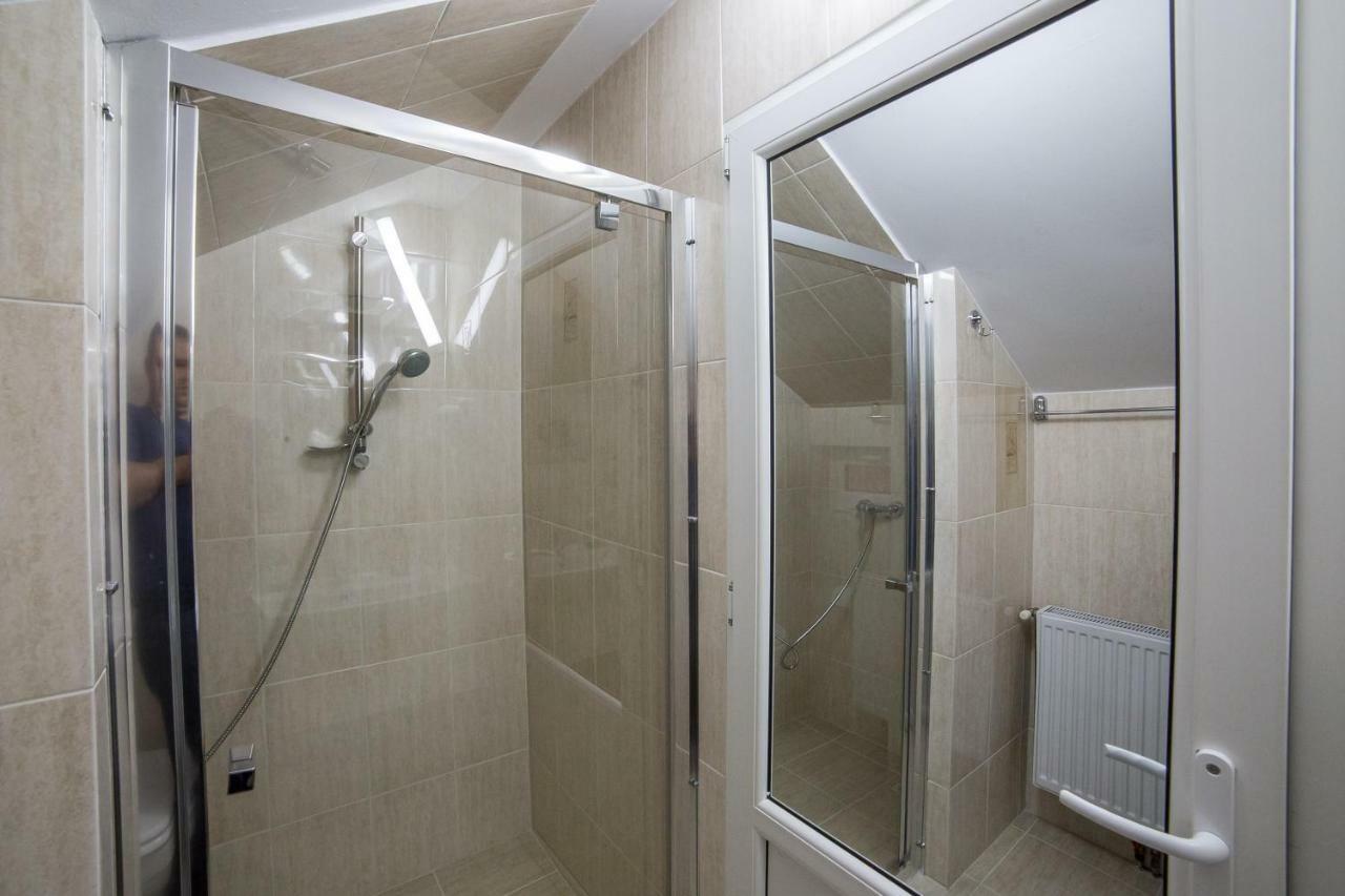 Casa Burduhos Hotel Campulung Moldovenesc Ngoại thất bức ảnh