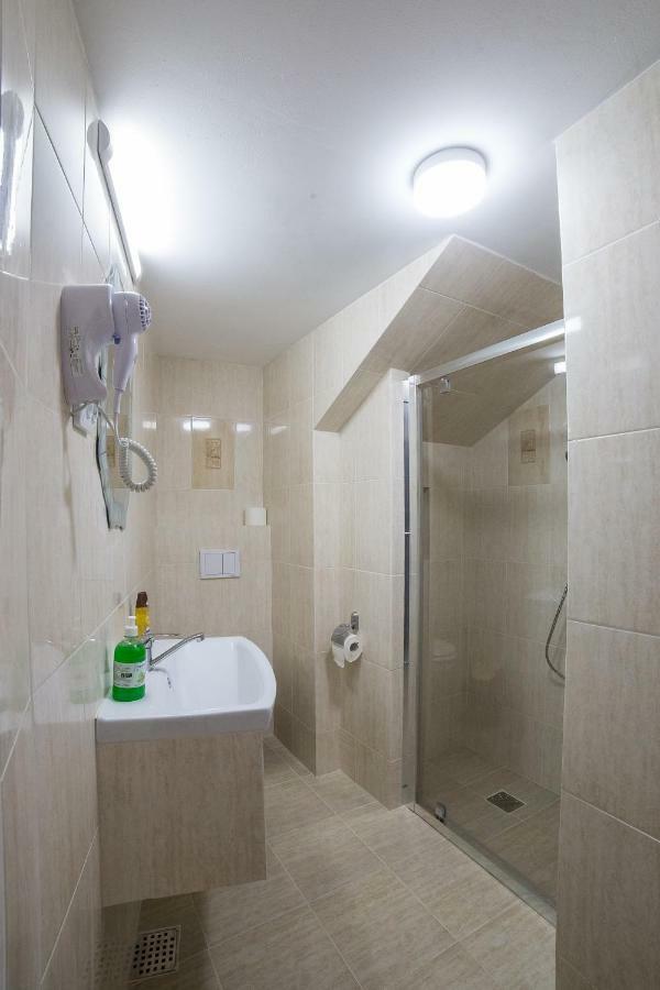 Casa Burduhos Hotel Campulung Moldovenesc Ngoại thất bức ảnh